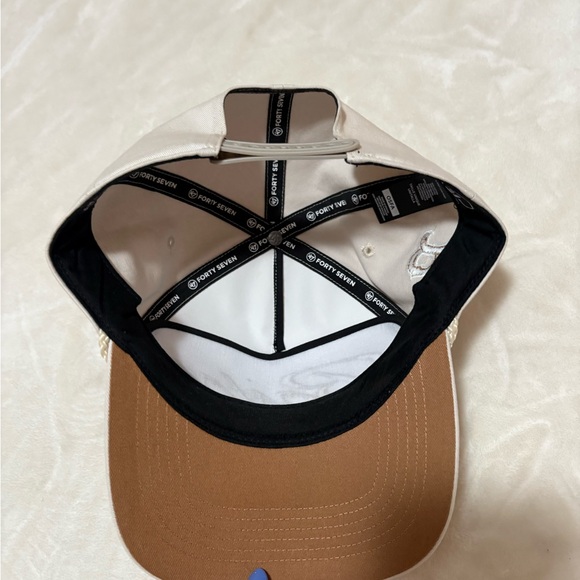 47 Cream and Gold Boston Hat - Picture 4 of 4